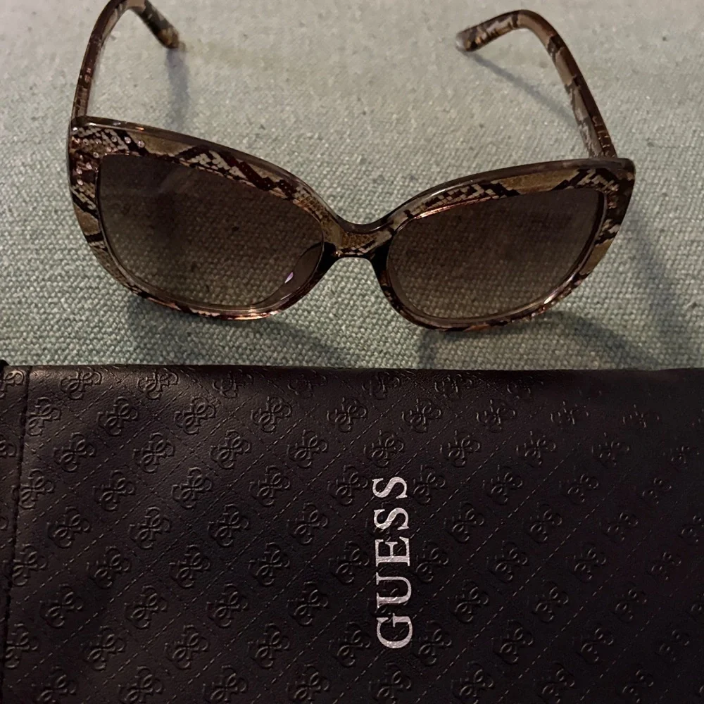 Guess Snake Pattern Tortoise Sunglasses